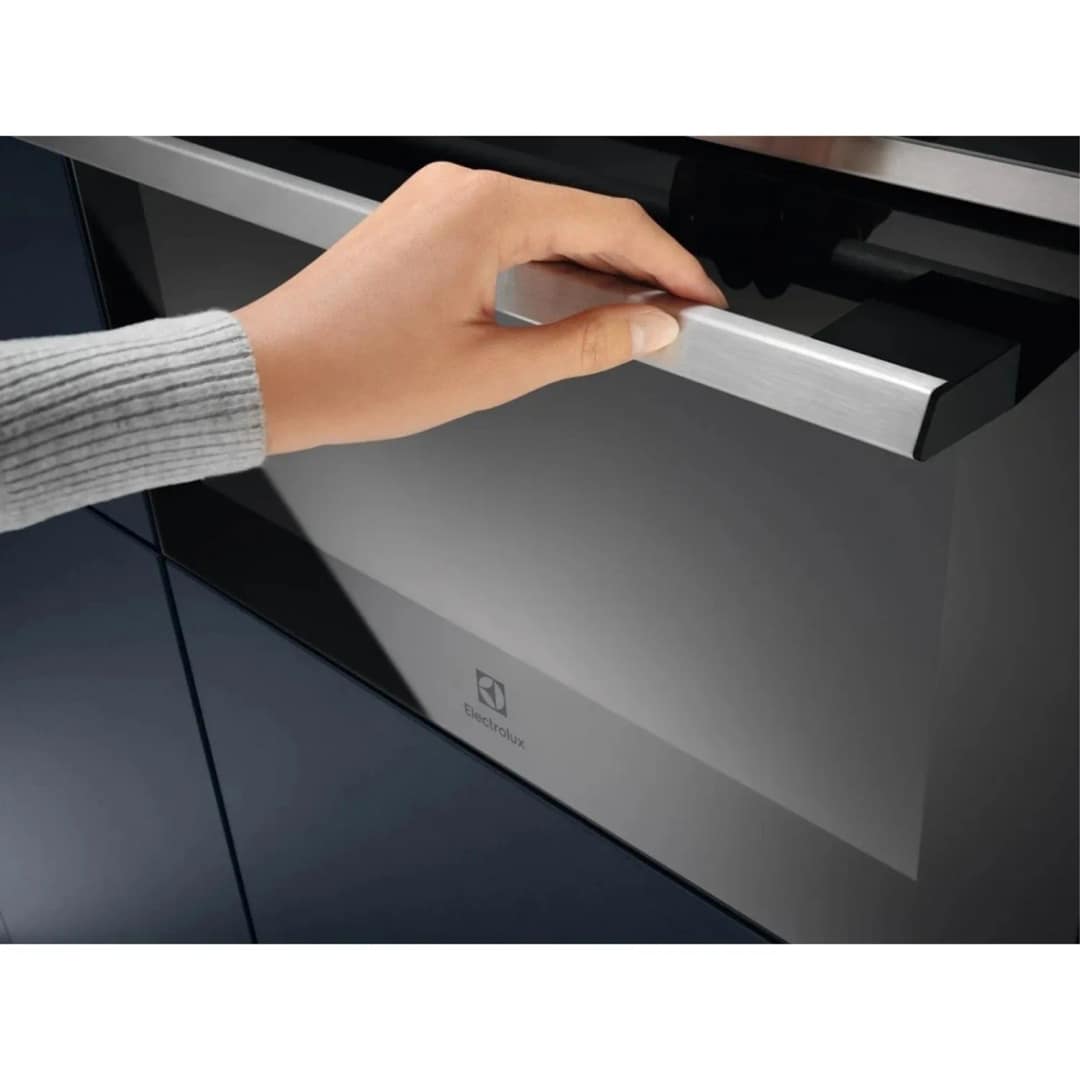 Микроволновая печь Electrolux EVM8E09X Black Silver — фото 4