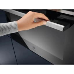 Микроволновая печь Electrolux EVM8E09X Black Silver — фото 4